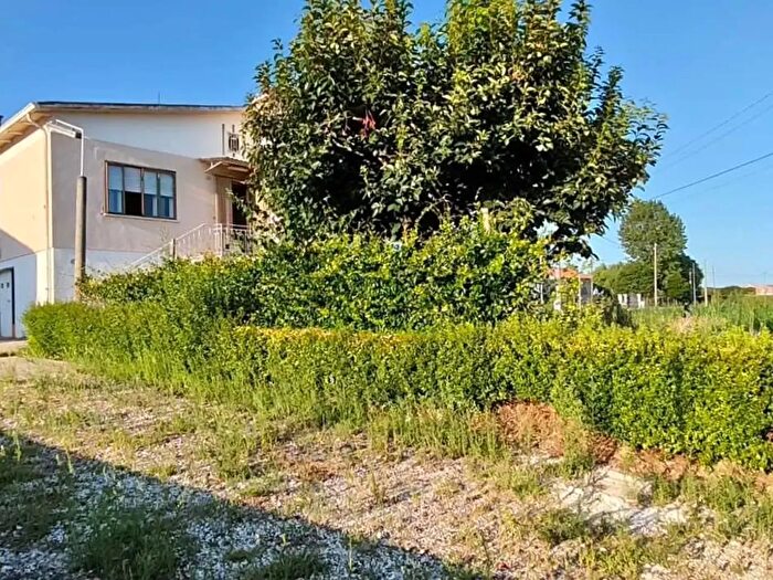 Casa con 7 locali in vendita in Cartura