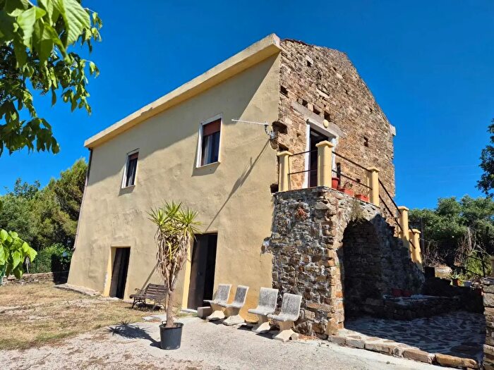 Casa trilocale in vendita in Località San Vito, Perito