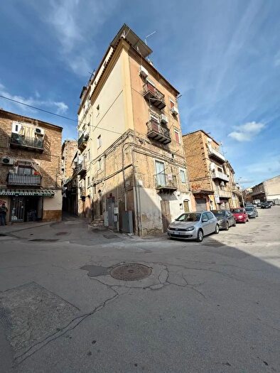 Appartamento trilocale in vendita in Via Saccarella Caltanissetta, Caltanissetta