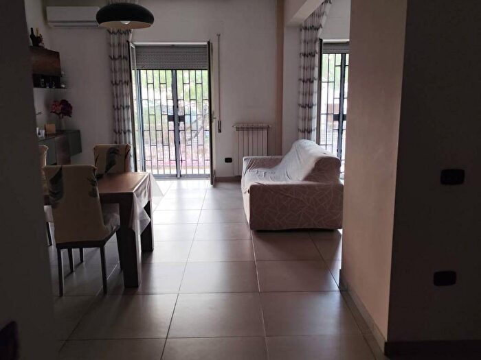 Appartamento quadrilocale in affitto in Via Sette Re, Arzano