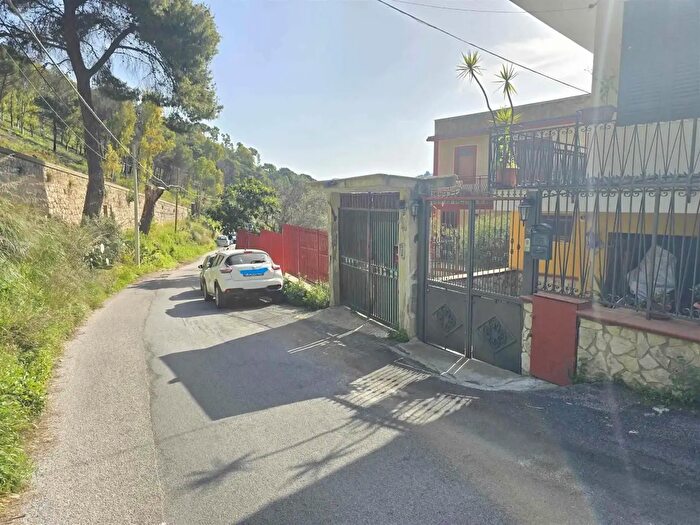 Appartamento trilocale in vendita in Via Torrente d'Inverno, Palermo