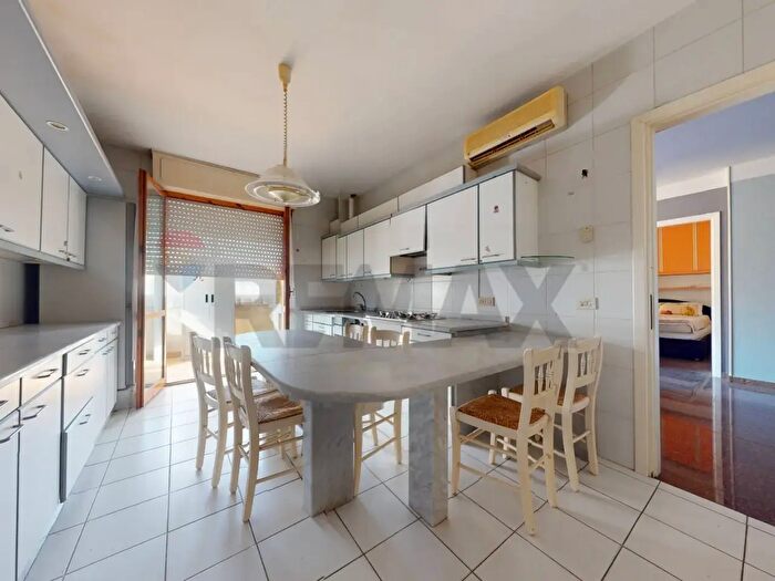 Appartamento trilocale in vendita in Via Paladini c, Viareggio