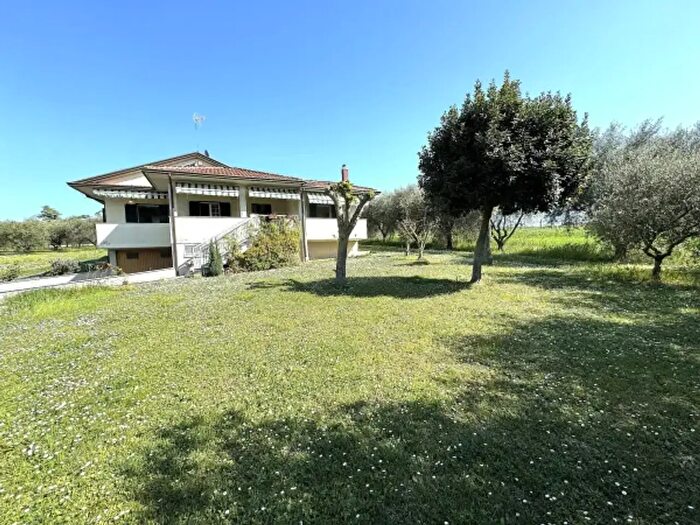 Casa con 6 locali in vendita in Coriano