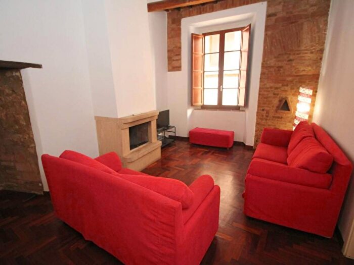 Appartamento quadrilocale in affitto in Via Pantaneto, Piazza del Campo Duprè, Siena