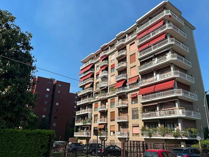 Appartamento trilocale in vendita in Via Malakoff, Corsico