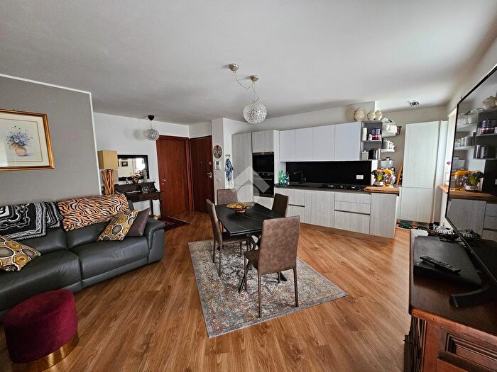 Appartamento quadrilocale in vendita in Via Folli, Feltre