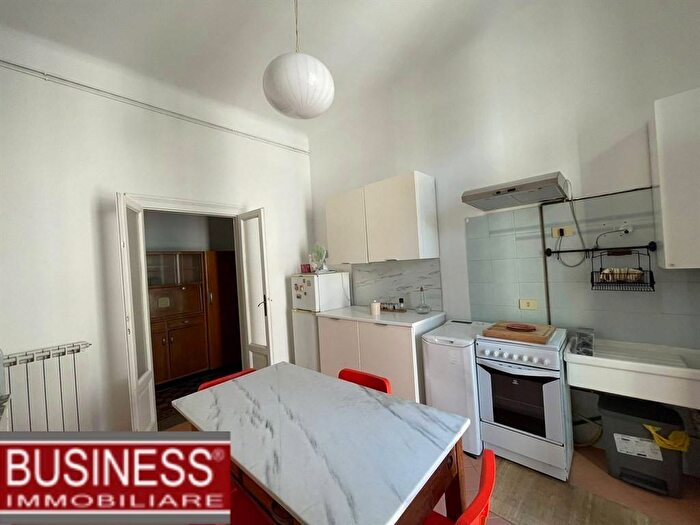 Appartamento trilocale in affitto in Via Giambellino, Piazza Napoli, Milano