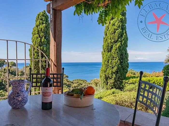 Casa con 5 locali in vendita in Capoliveri