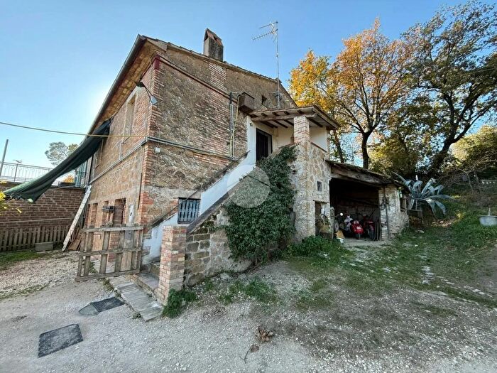 Casa quadrilocale in vendita in Via Otricoli, Otricoli