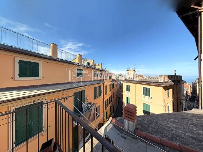 Appartamento quadrilocale in vendita in Via Capitan Romeo, Arenzano