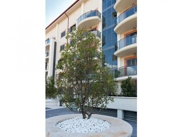 Appartamento in vendita in Via Giacinto Bicurin, Roma