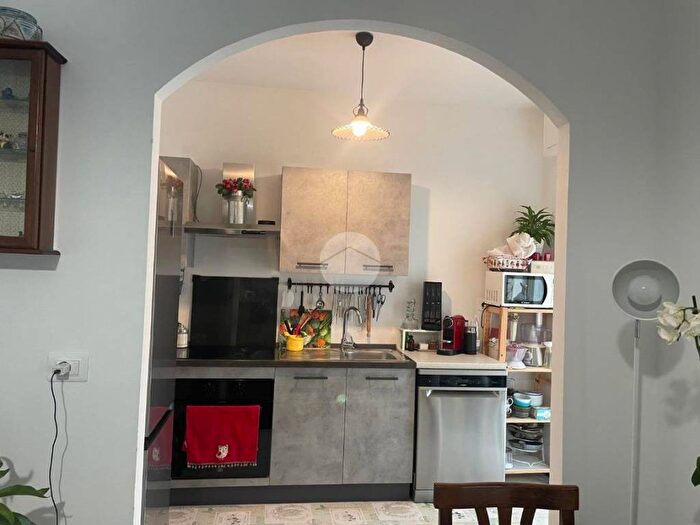 Appartamento quadrilocale in affitto in Via Milite Ignoto, Centro, Recco