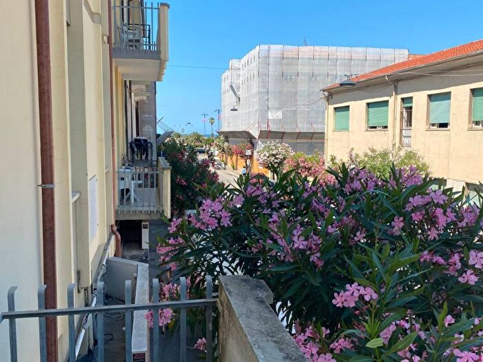 Appartamento quadrilocale in affitto in Centro, Viareggio