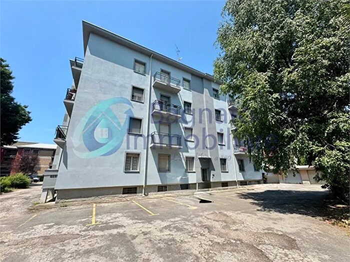 Appartamento quadrilocale in vendita in Novara Sacro Cuore, Novara