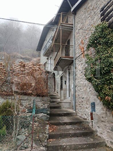 Casa trilocale in vendita in Frazione Caspano, Civo