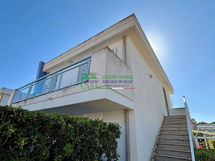 Appartamento trilocale in affitto in Via Maresciallo Scrofani, Marina di Ragusa Centro, Ragusa