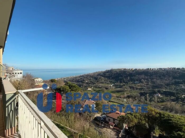 Appartamento quadrilocale in vendita in Via S Rocco Silvi, Silvi