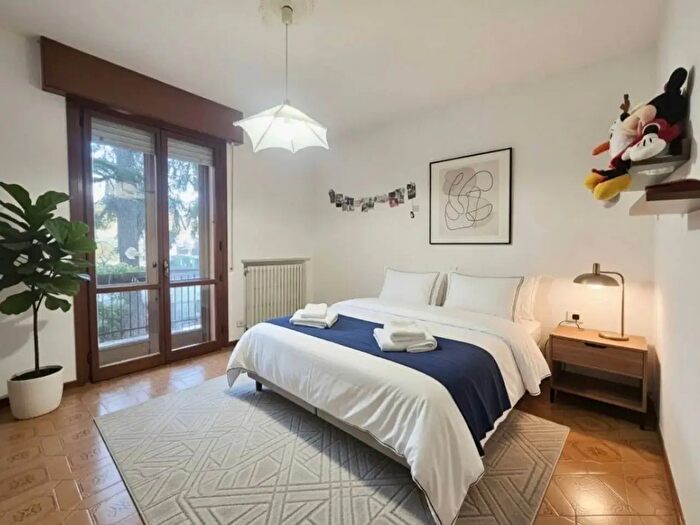 Appartamento con 5 locali in vendita in Via Melucci, Rimini