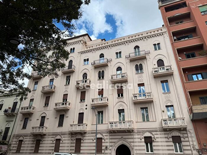 Appartamento con 6 locali in affitto in Piazza Virgilio, Malaspina, Palermo