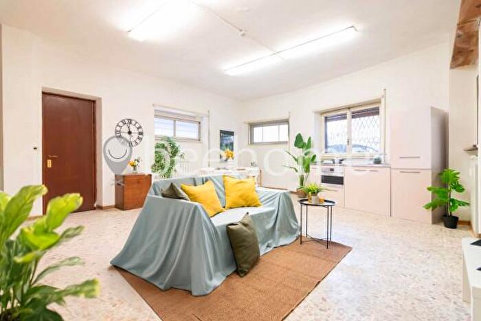 Appartamento bilocale in vendita in Viale Marco Polo, Roma