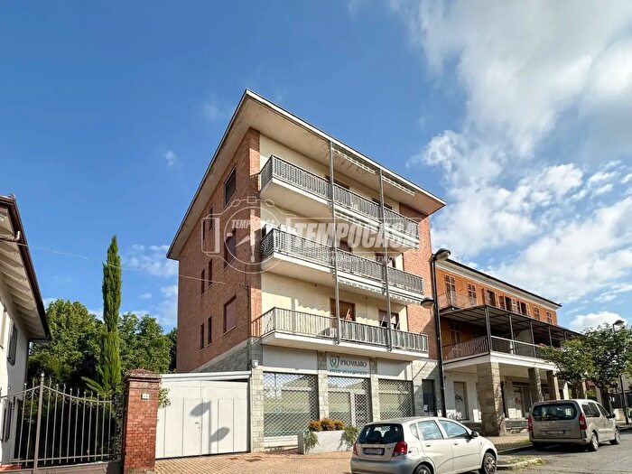 Appartamento con 5 locali in vendita in Via Roma, Trofarello