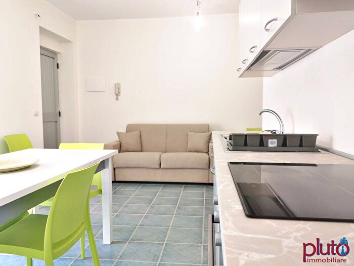 Appartamento trilocale in affitto in Via Regina Margherita, Centro, Santa Teresa di Riva