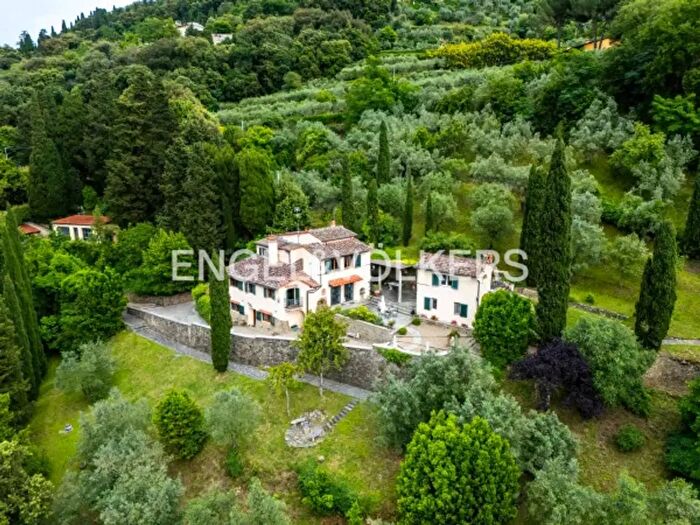 Casa con 6 locali in vendita in Via delle Palazzine, Fiesole