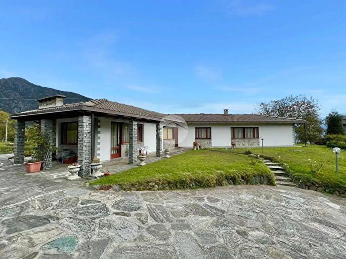 Casa con 9 locali in vendita in Frazione Polpresa, Viu'