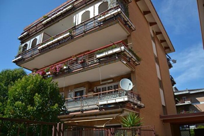 Appartamento quadrilocale in vendita in Via di Torre Morena, Roma