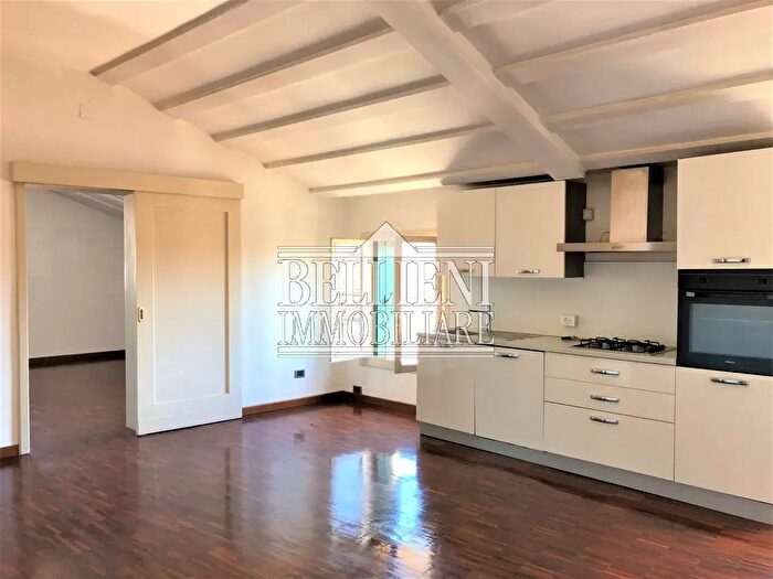 Appartamento con 7 locali in affitto in Corso Andrea Palladio, Vicenza