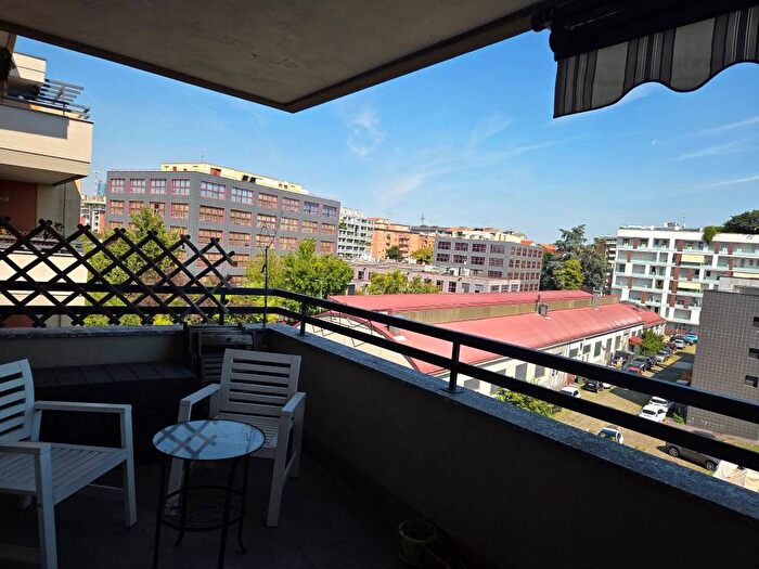 Appartamento bilocale in affitto in Via Erice, Vigentino Fatima, Milano