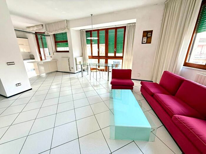 Appartamento con 6 locali in affitto in Centro, Ponsacco