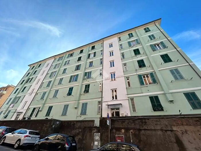 Appartamento bilocale in vendita in Via Bainsizza, Genova