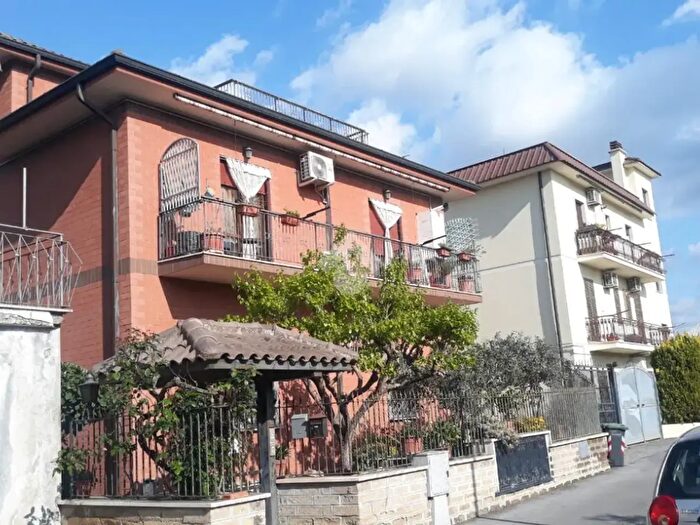 Appartamento trilocale in vendita in Via Michele Pantanella, Roma