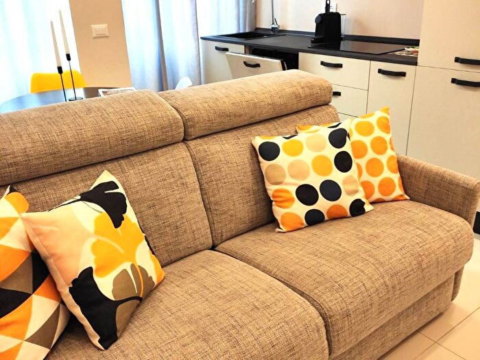 Appartamento bilocale in affitto in Corso Strada Nuova, Centro Storico, Pavia