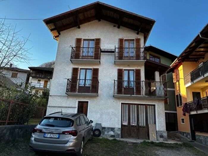 Casa trilocale in vendita in Cervarolo Villa Inferiore Varallo Cellio con Breia Vercelli Piemonte Italia, Varallo
