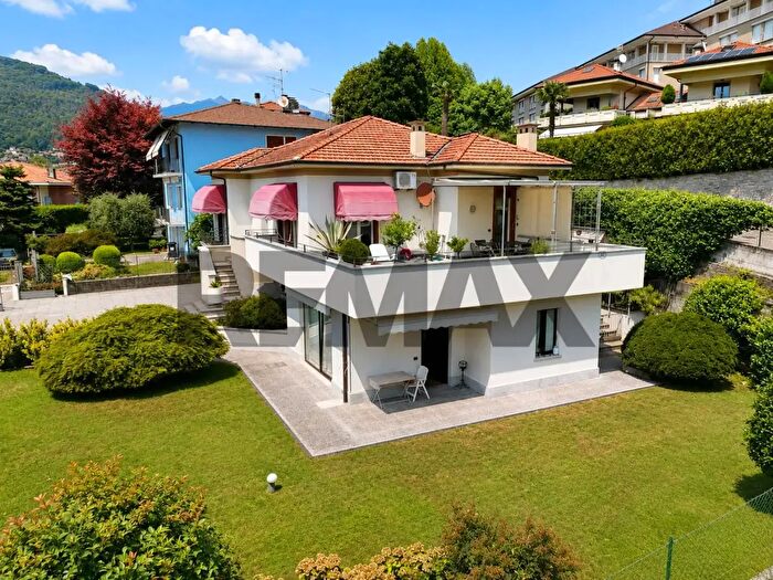 Casa quadrilocale in vendita in Via Villini, Verbania