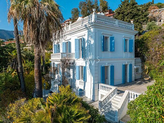 Casa con 7 locali in vendita in Ospedaletti