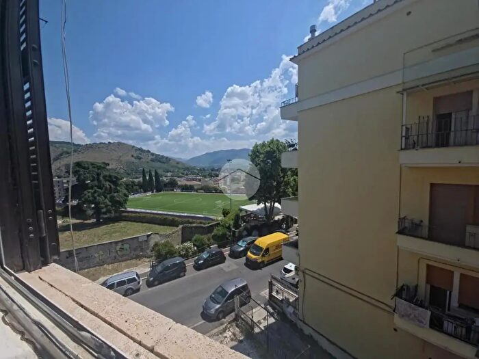 Appartamento trilocale in vendita in Via Tiburto, Tivoli