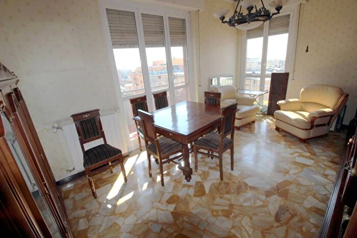 Appartamento trilocale in vendita in Via Diano Marina Genova, Genova