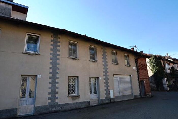 Casa con 5 locali in vendita in Via Antonio Bertola, Biella