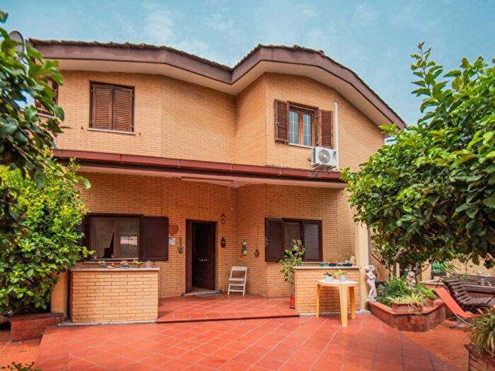 Casa con 6 locali in vendita in via dei Nocchieri, Isola Sacra, Fiumicino