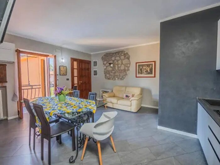 Appartamento trilocale in vendita in Via Castello, Moniga Del Garda
