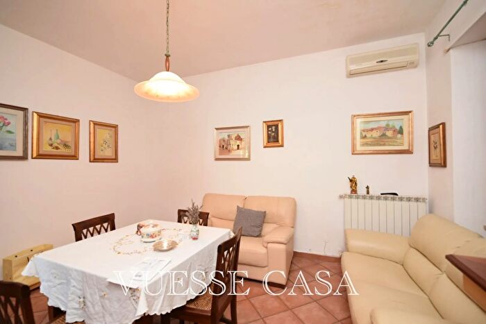 Appartamento con 8 locali in vendita in Nuoro, Nuoro