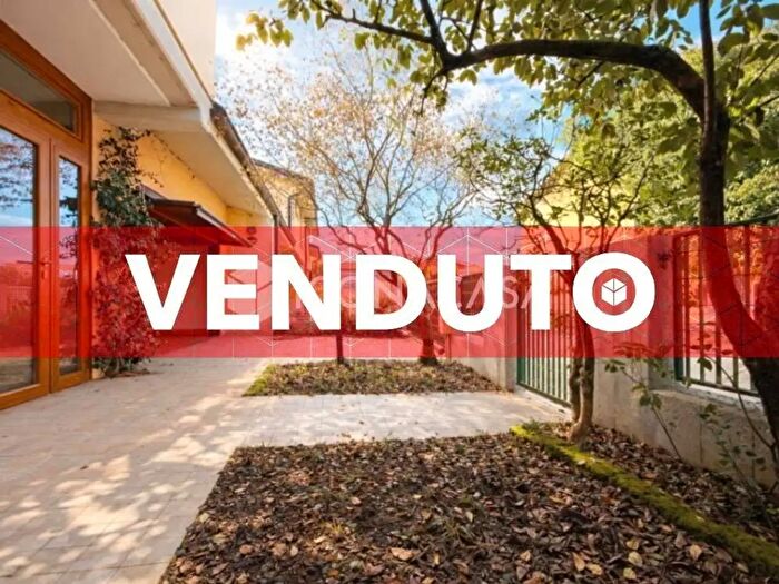 Casa con 8 locali in vendita in Strada Costabissara, Vicenza