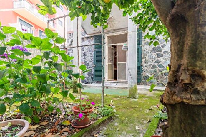 Appartamento con 5 locali in vendita in Levanto