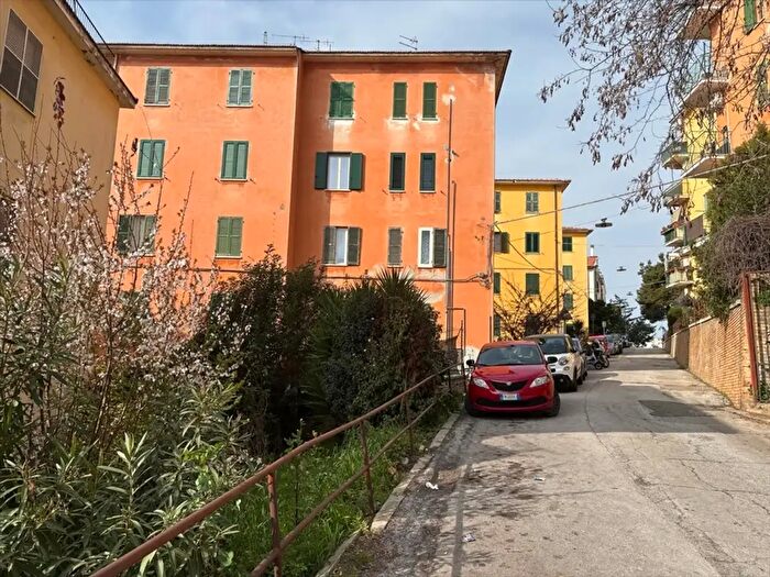 Appartamento trilocale in vendita in Via Cavorso, Chieti
