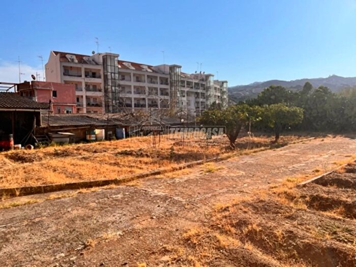 Casa con 11 locali in vendita in Via Salita Tremonti, Messina