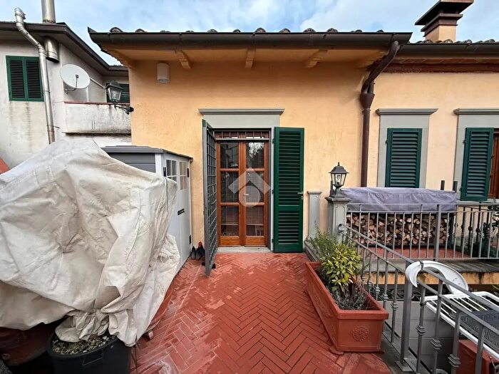 Appartamento bilocale in vendita in Via Carmignanese, Carmignano