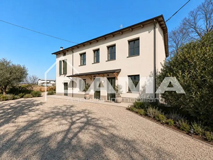 Casa con 12 locali in vendita in Via Lughese, Forli'
